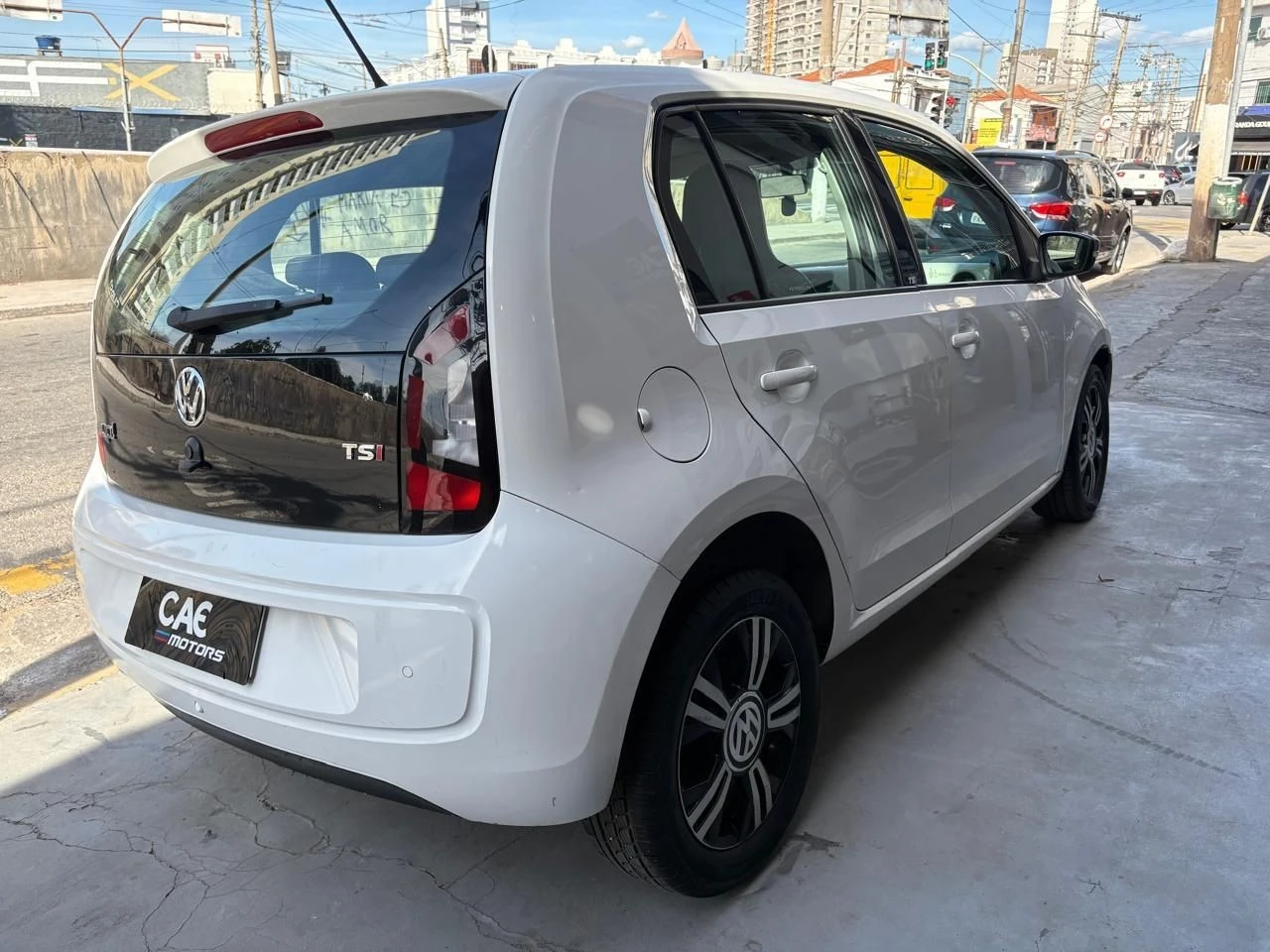 VOLKSWAGEN UP