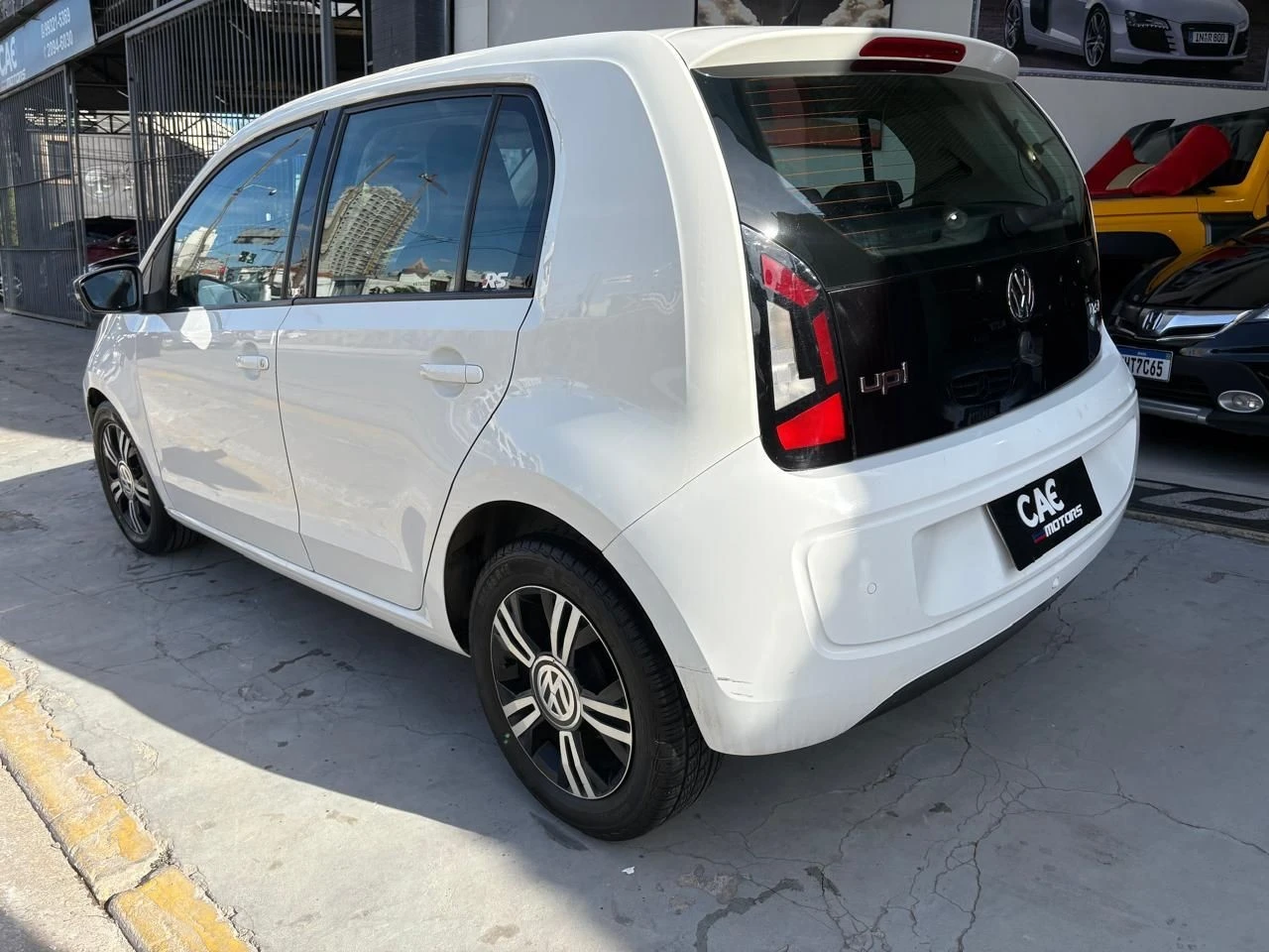 VOLKSWAGEN UP