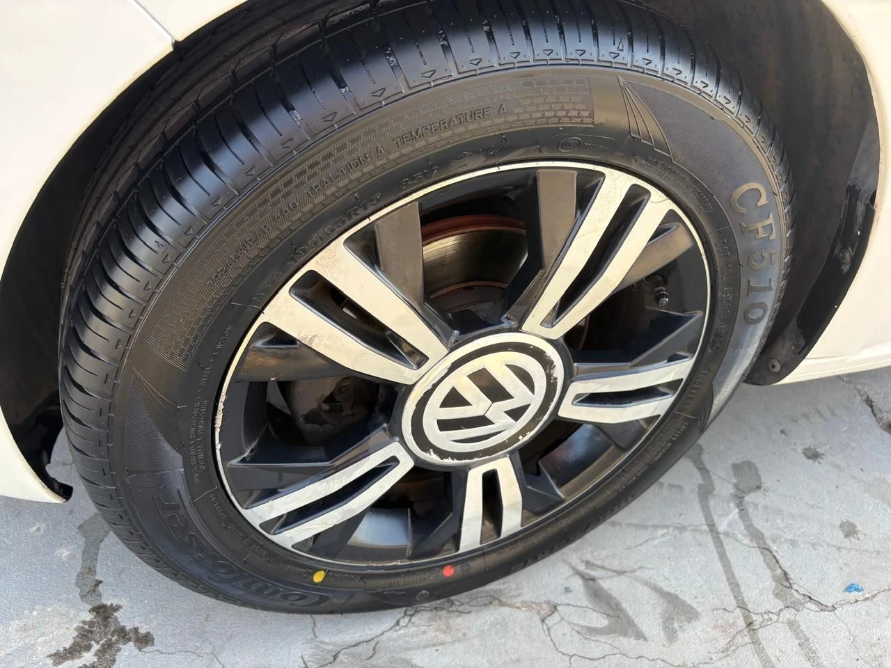 VOLKSWAGEN UP