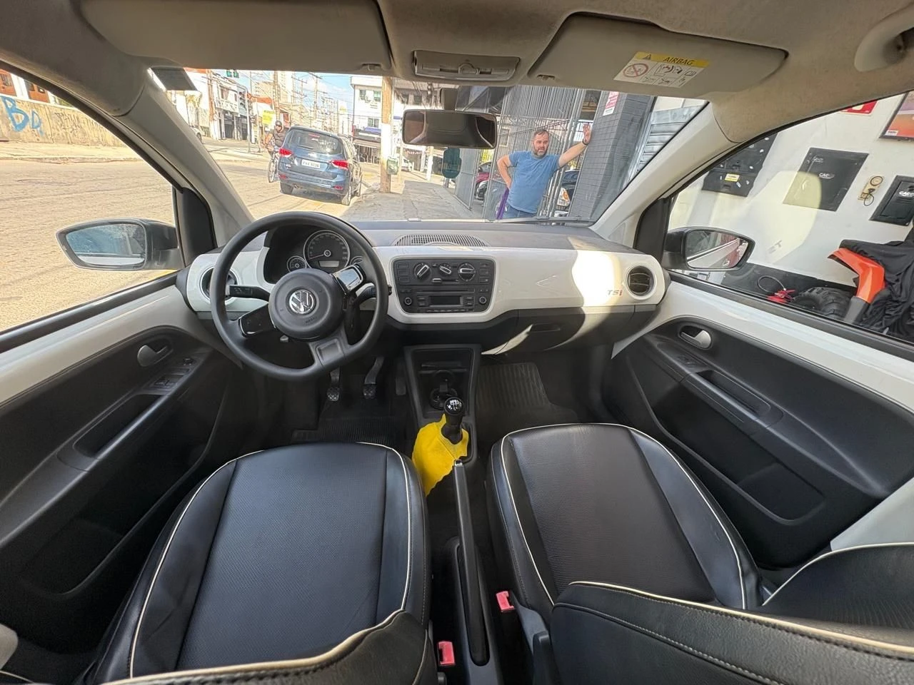 VOLKSWAGEN UP
