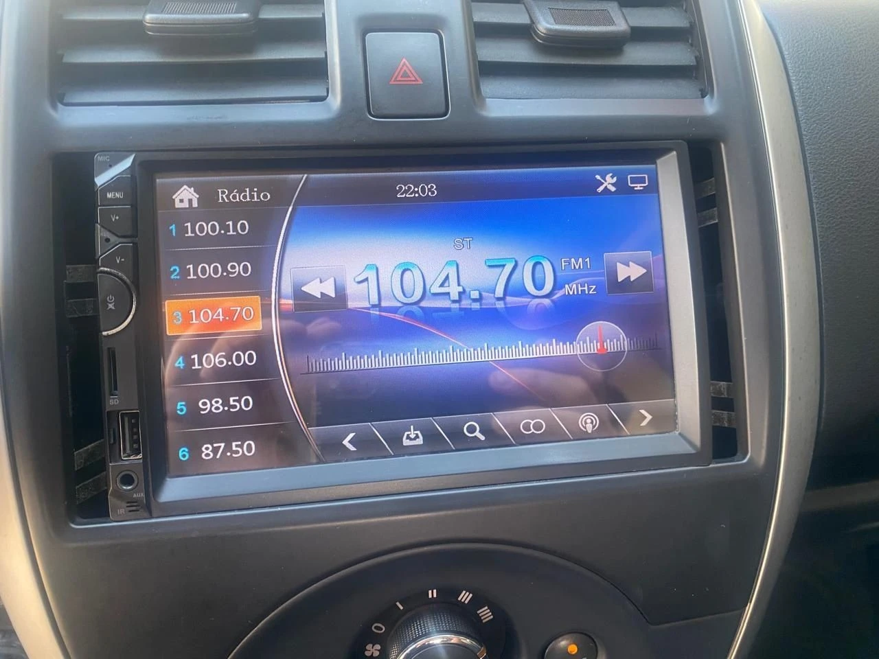 NISSAN VERSA