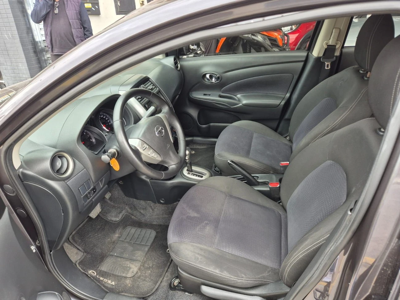 NISSAN VERSA