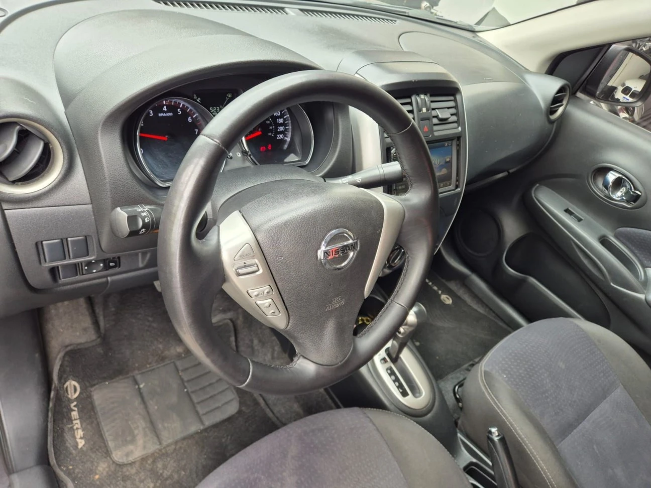 NISSAN VERSA