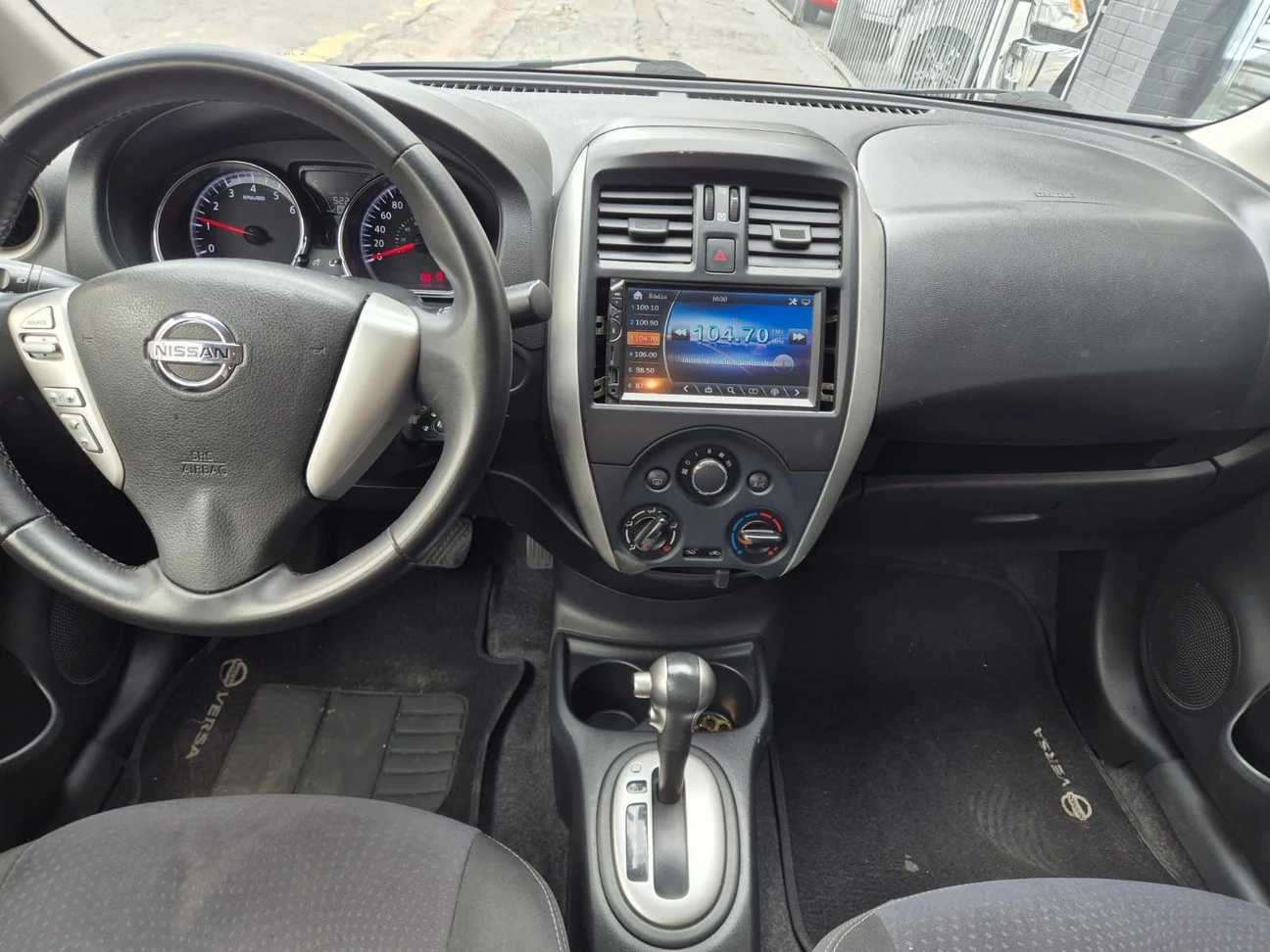 NISSAN VERSA