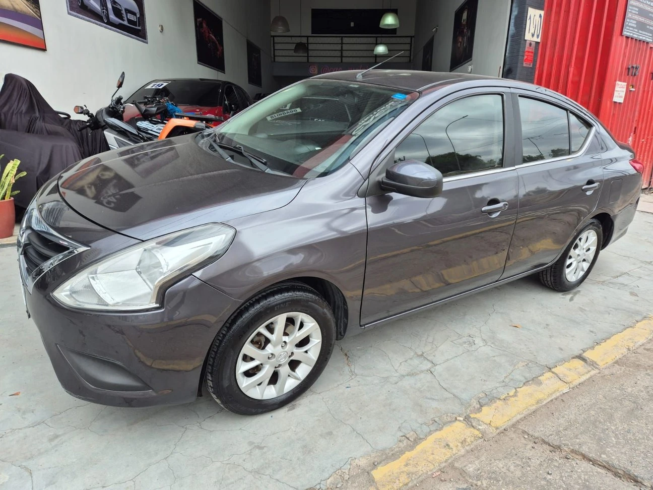 NISSAN VERSA