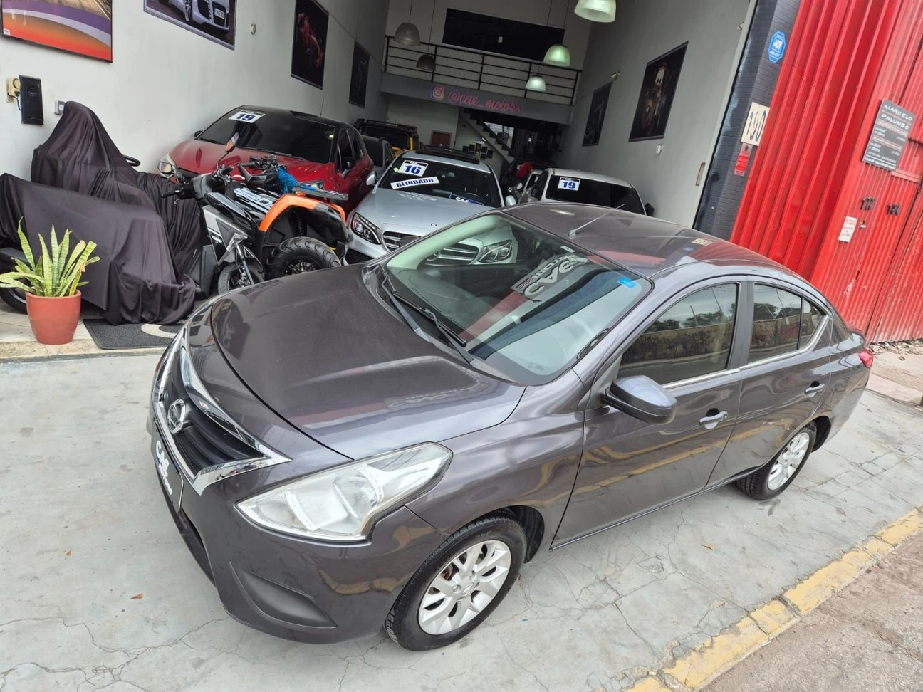 NISSAN VERSA