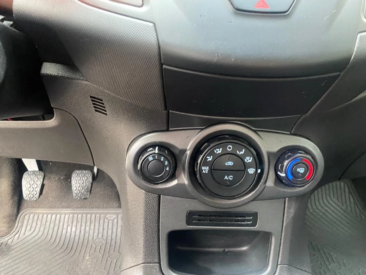 FORD FIESTA