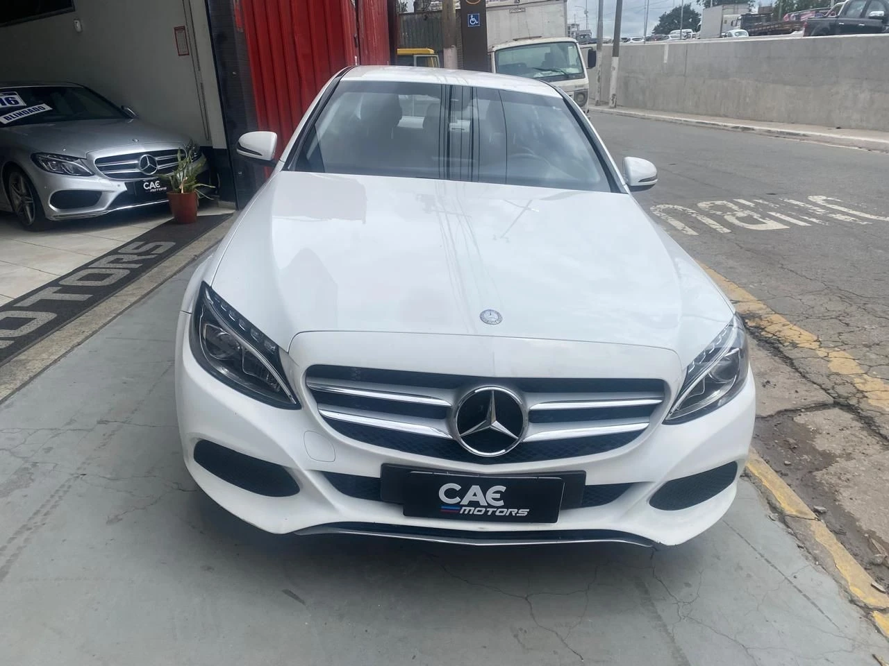MERCEDES-BENZ C 180
