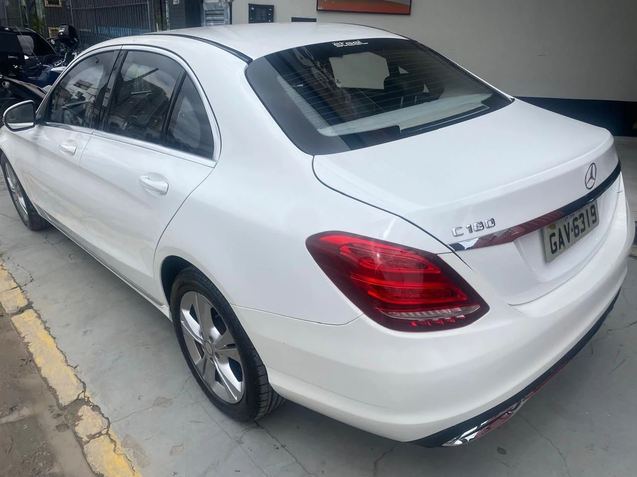 MERCEDES-BENZ C 180