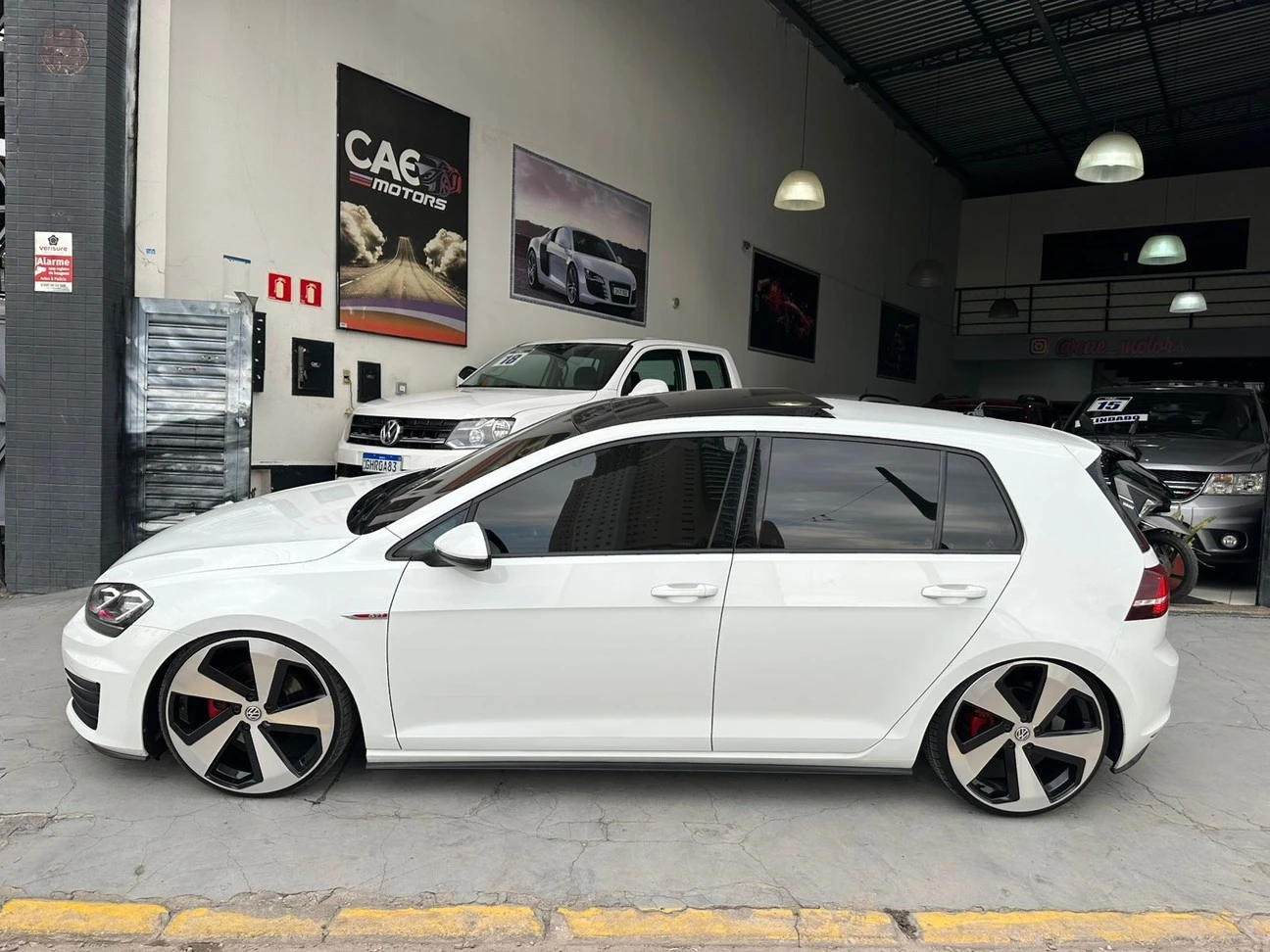VOLKSWAGEN GOLF