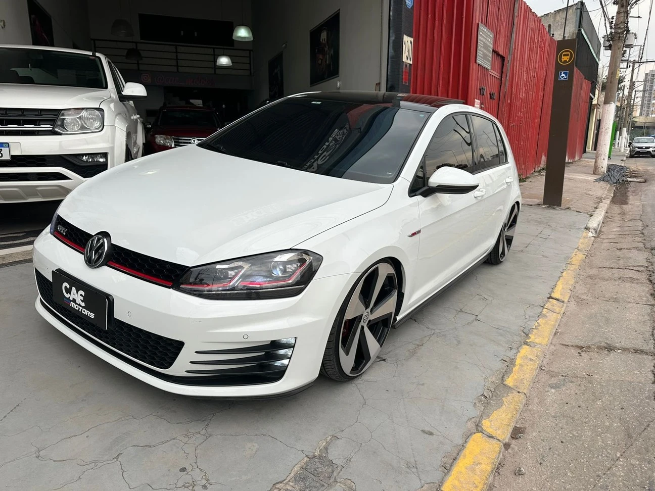 VOLKSWAGEN GOLF