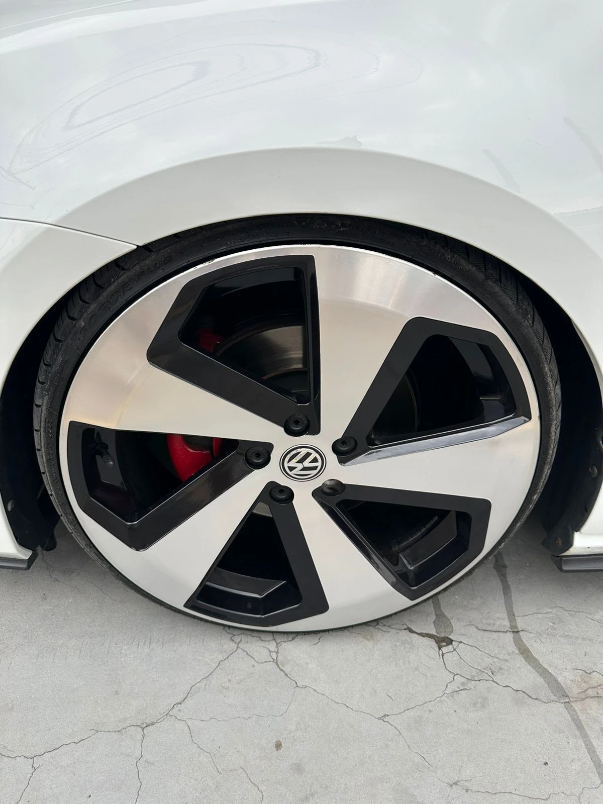 VOLKSWAGEN GOLF