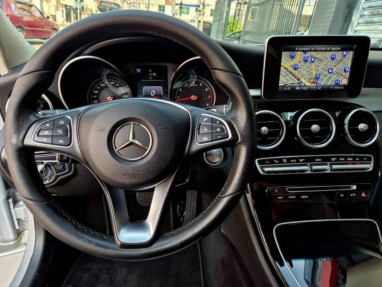 MERCEDES-BENZ C 180