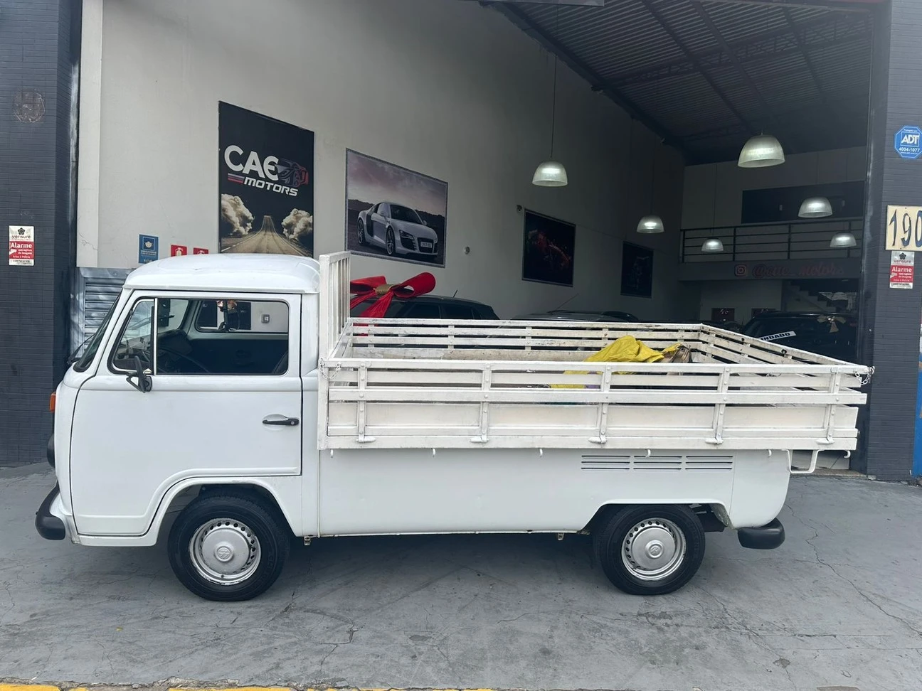 VOLKSWAGEN KOMBI