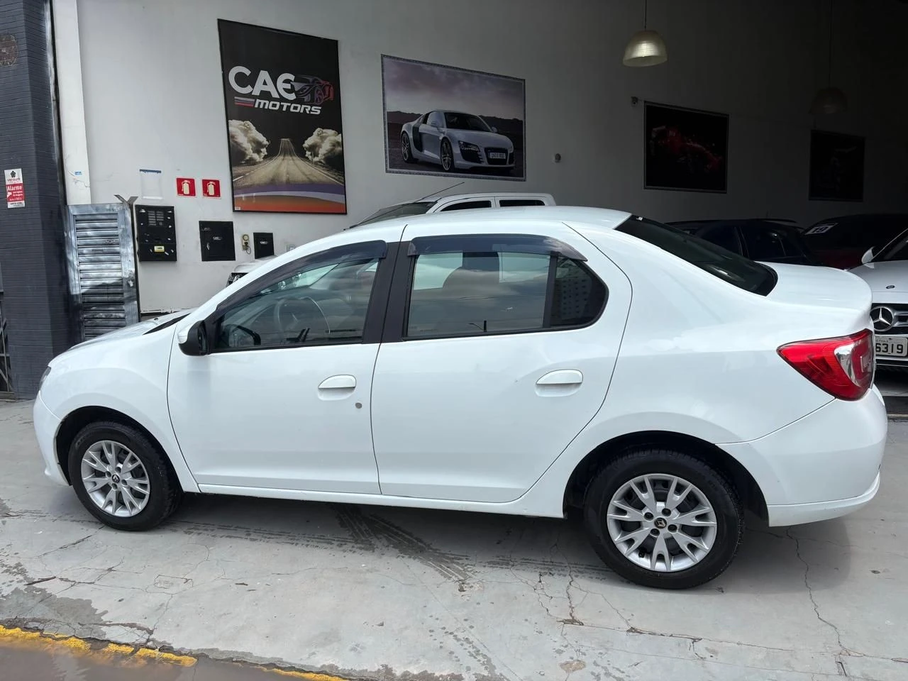 RENAULT LOGAN