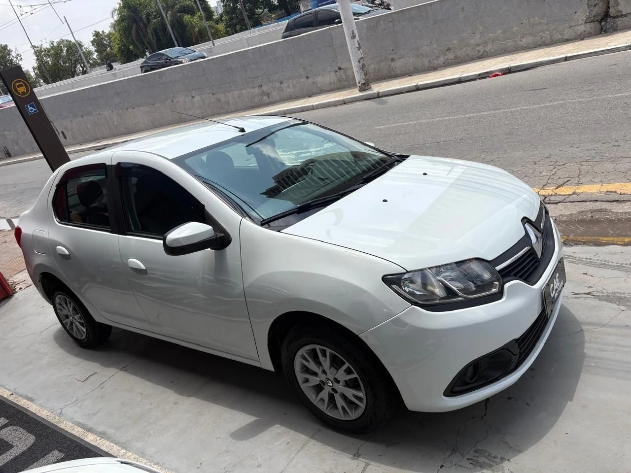 RENAULT LOGAN