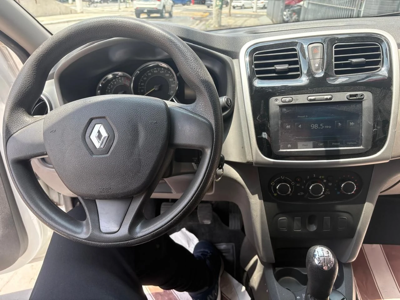 RENAULT LOGAN