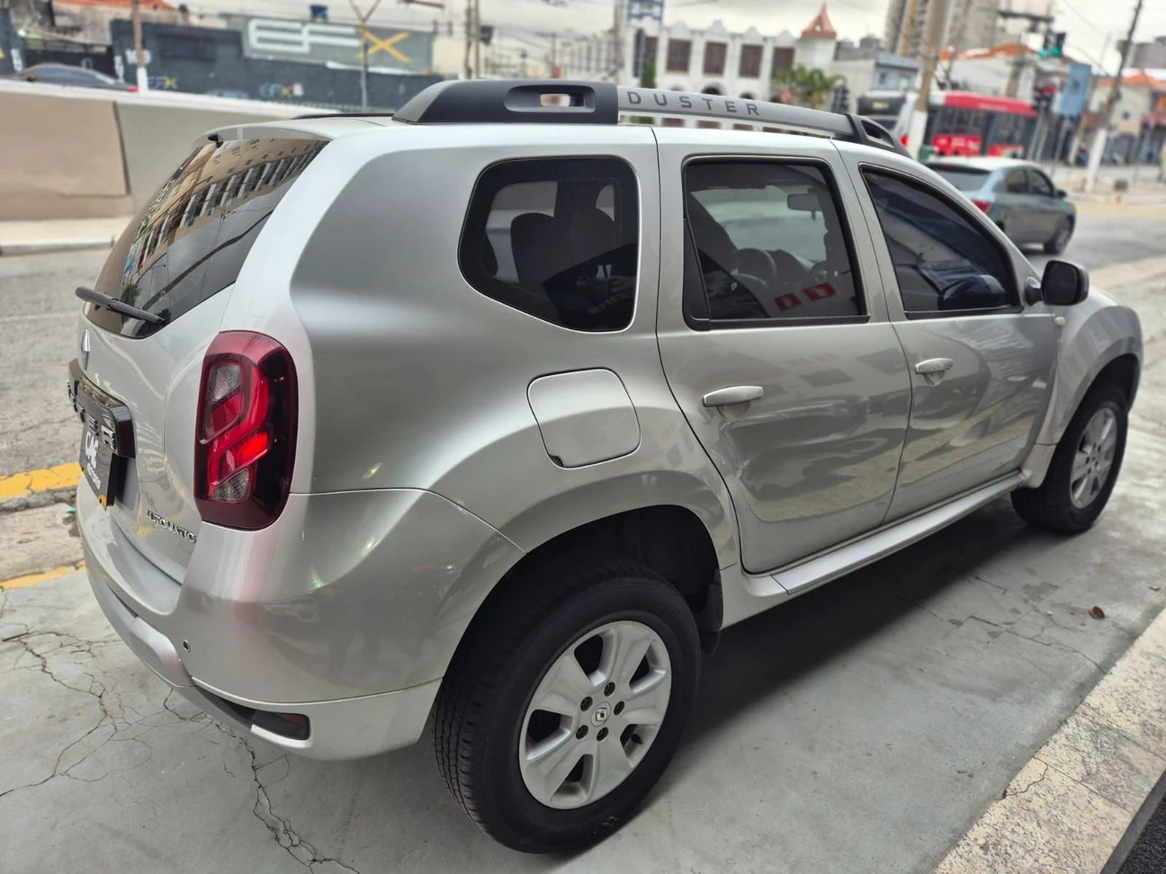 RENAULT DUSTER