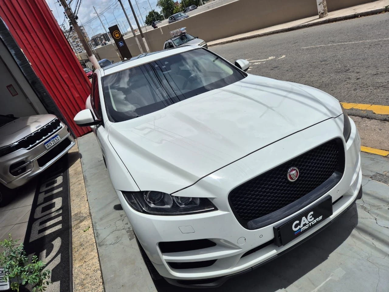 JAGUAR F-PACE