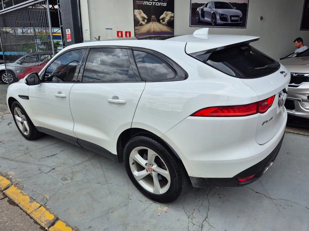 JAGUAR F-PACE