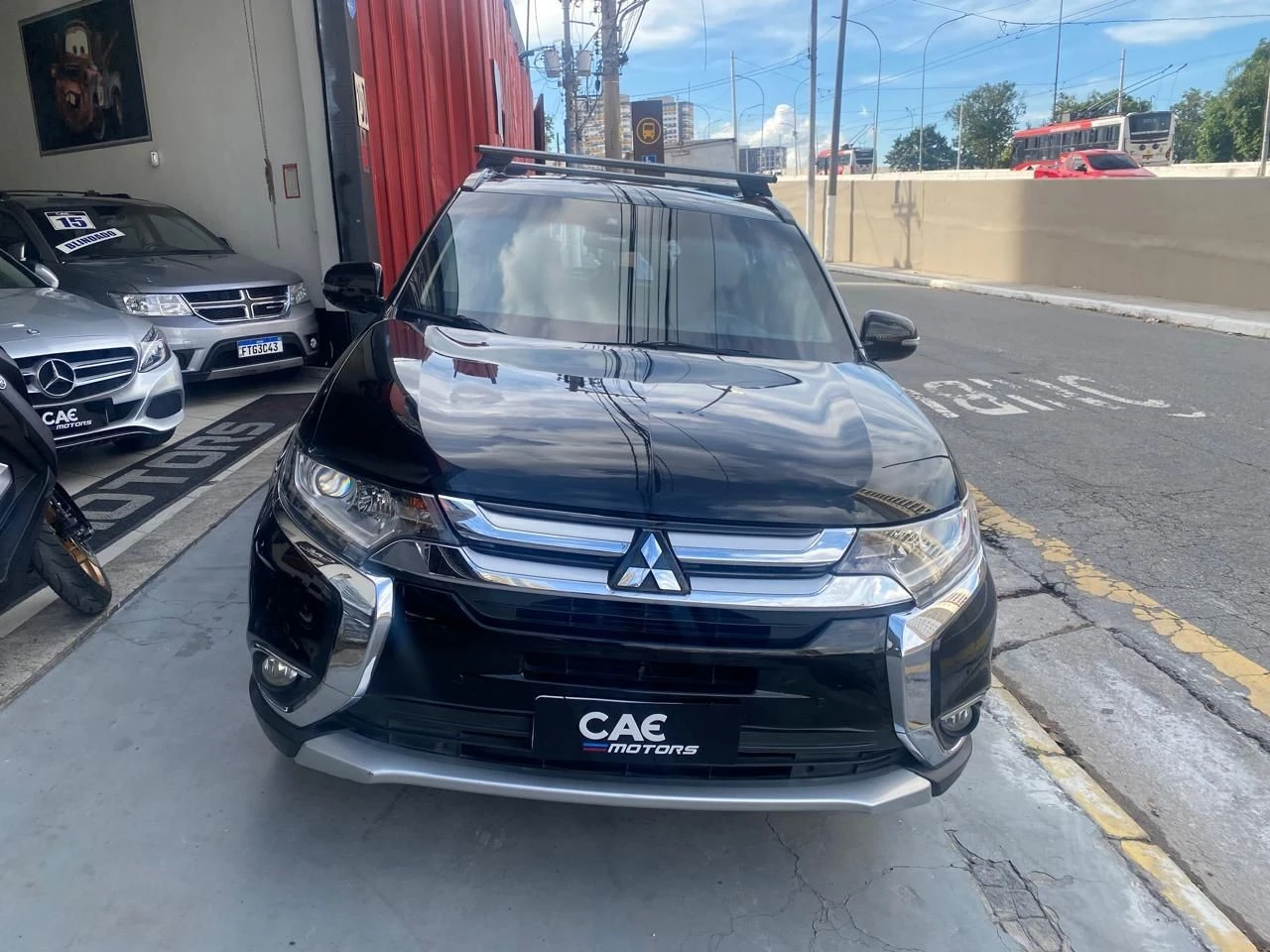 MITSUBISHI OUTLANDER