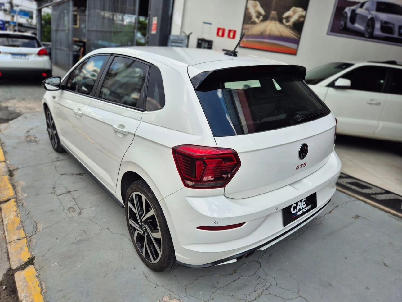 VOLKSWAGEN POLO