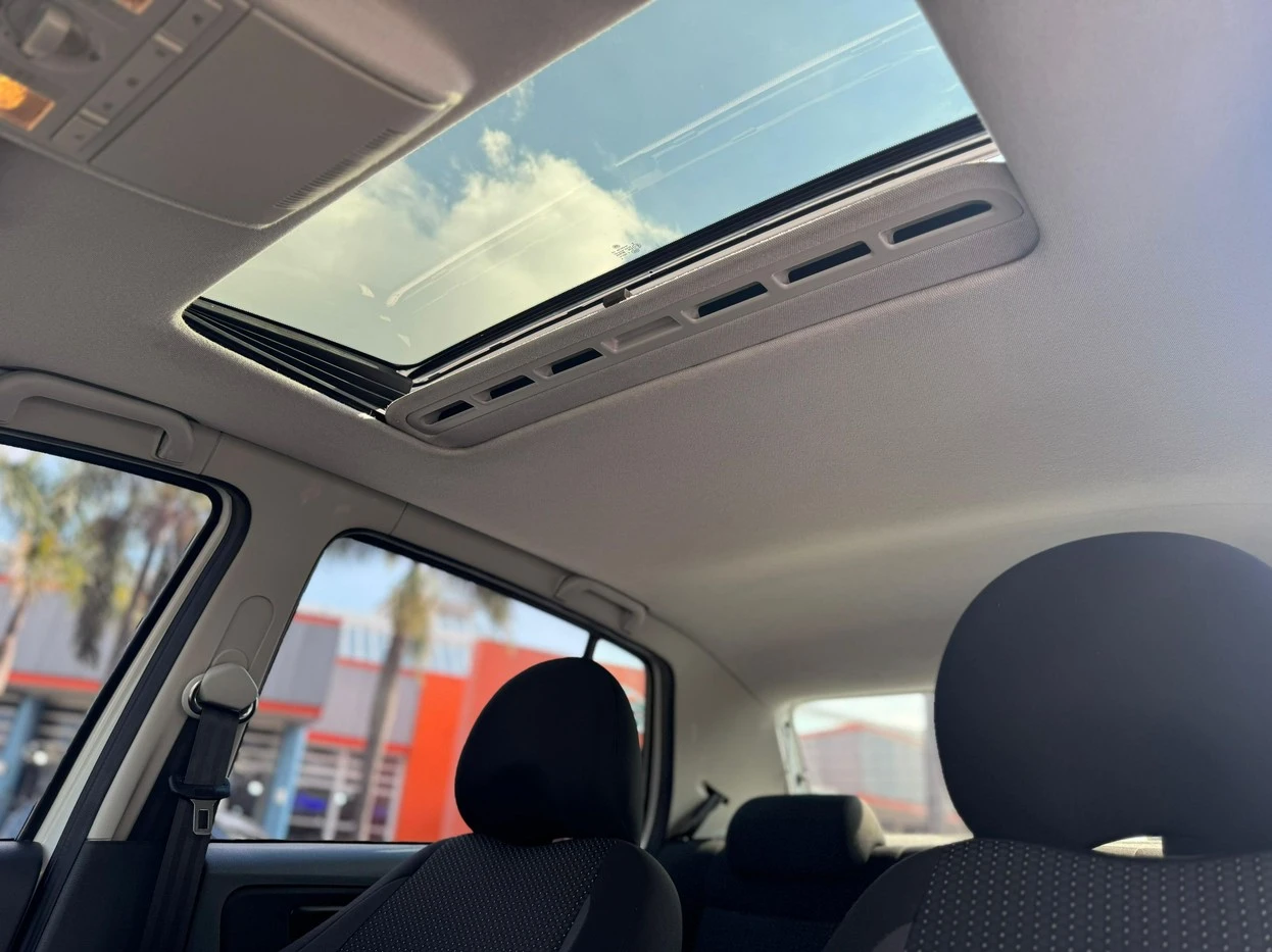 VOLKSWAGEN FOX