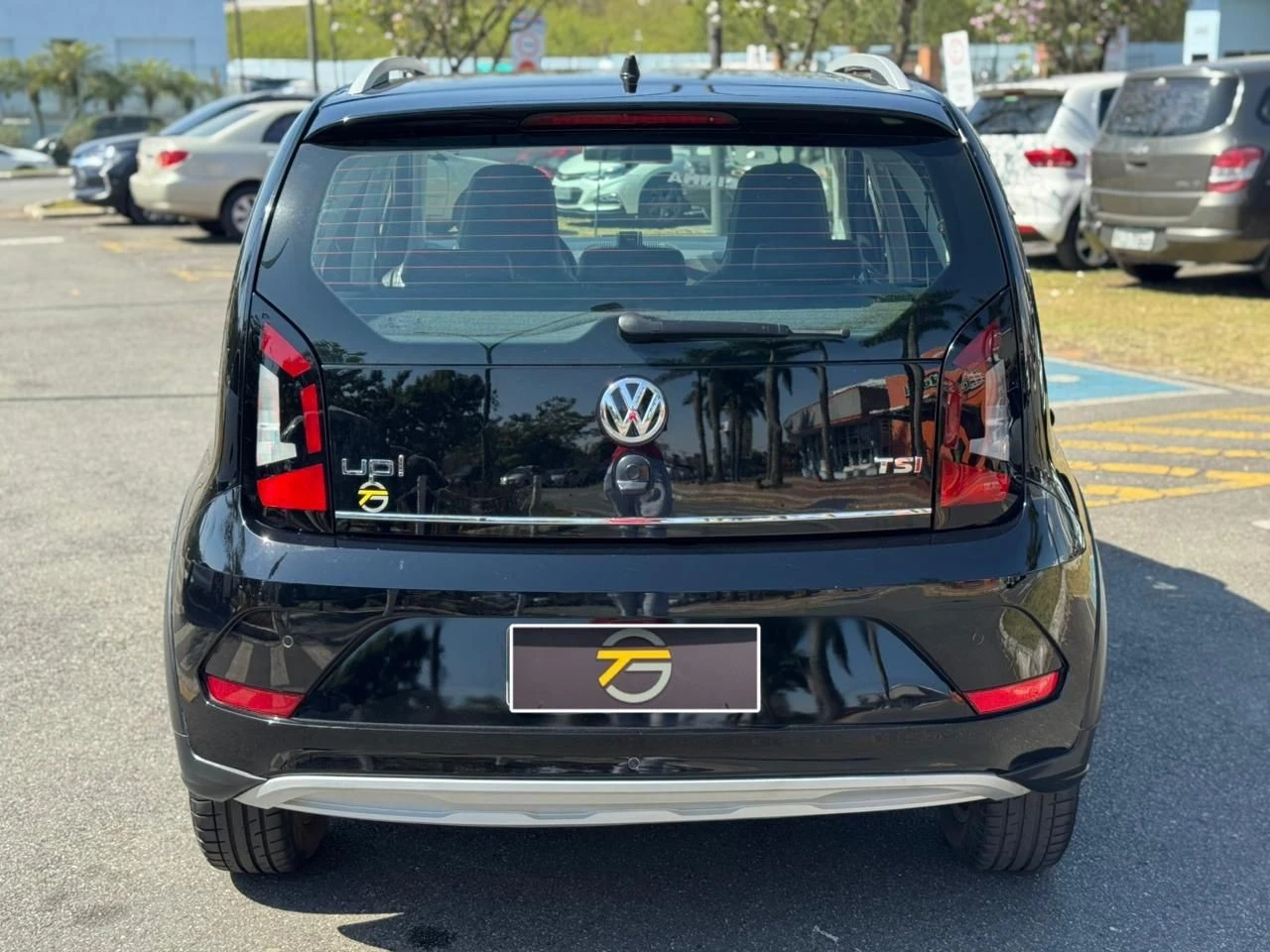 VOLKSWAGEN CROSS UP