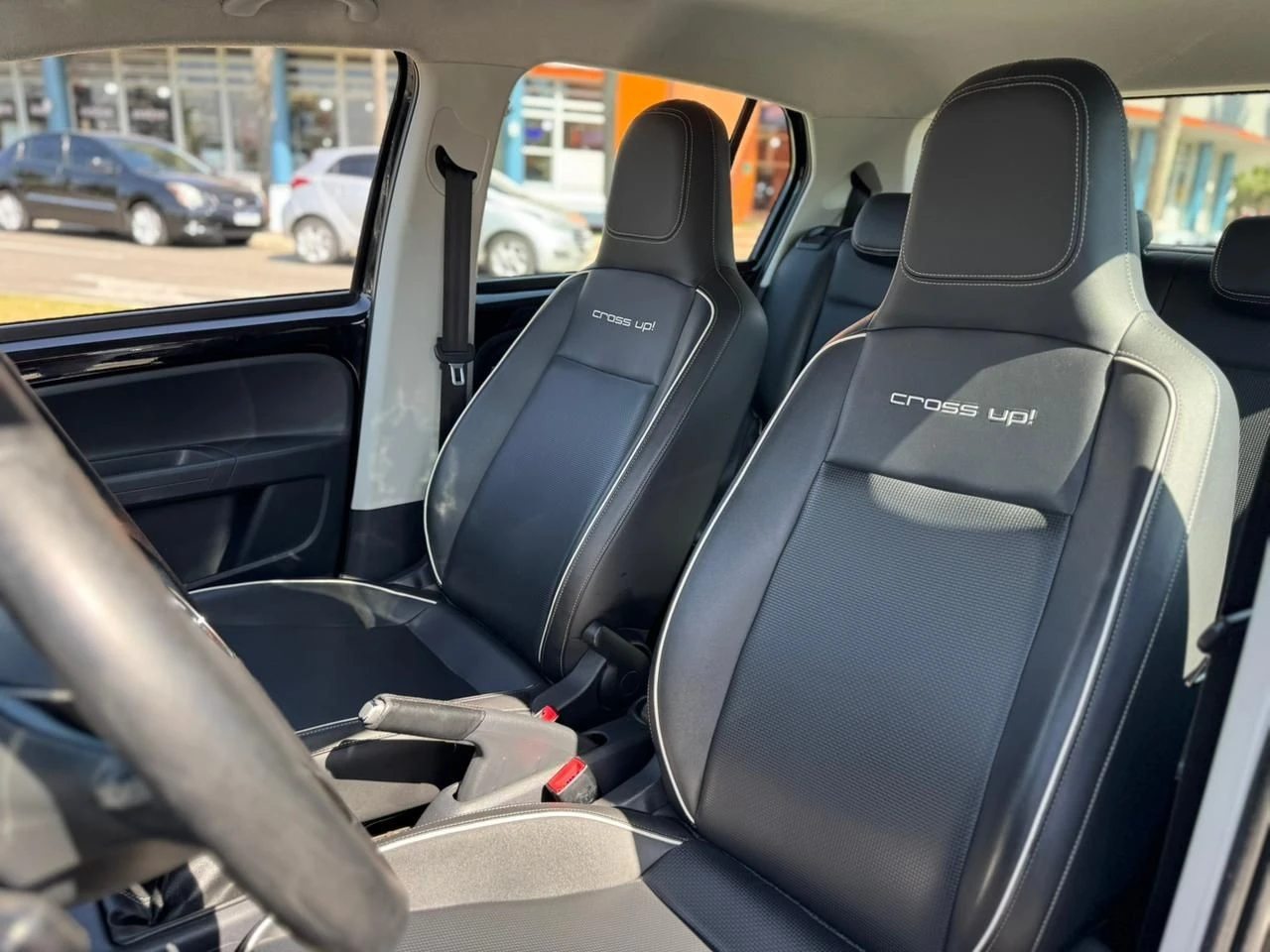 VOLKSWAGEN CROSS UP