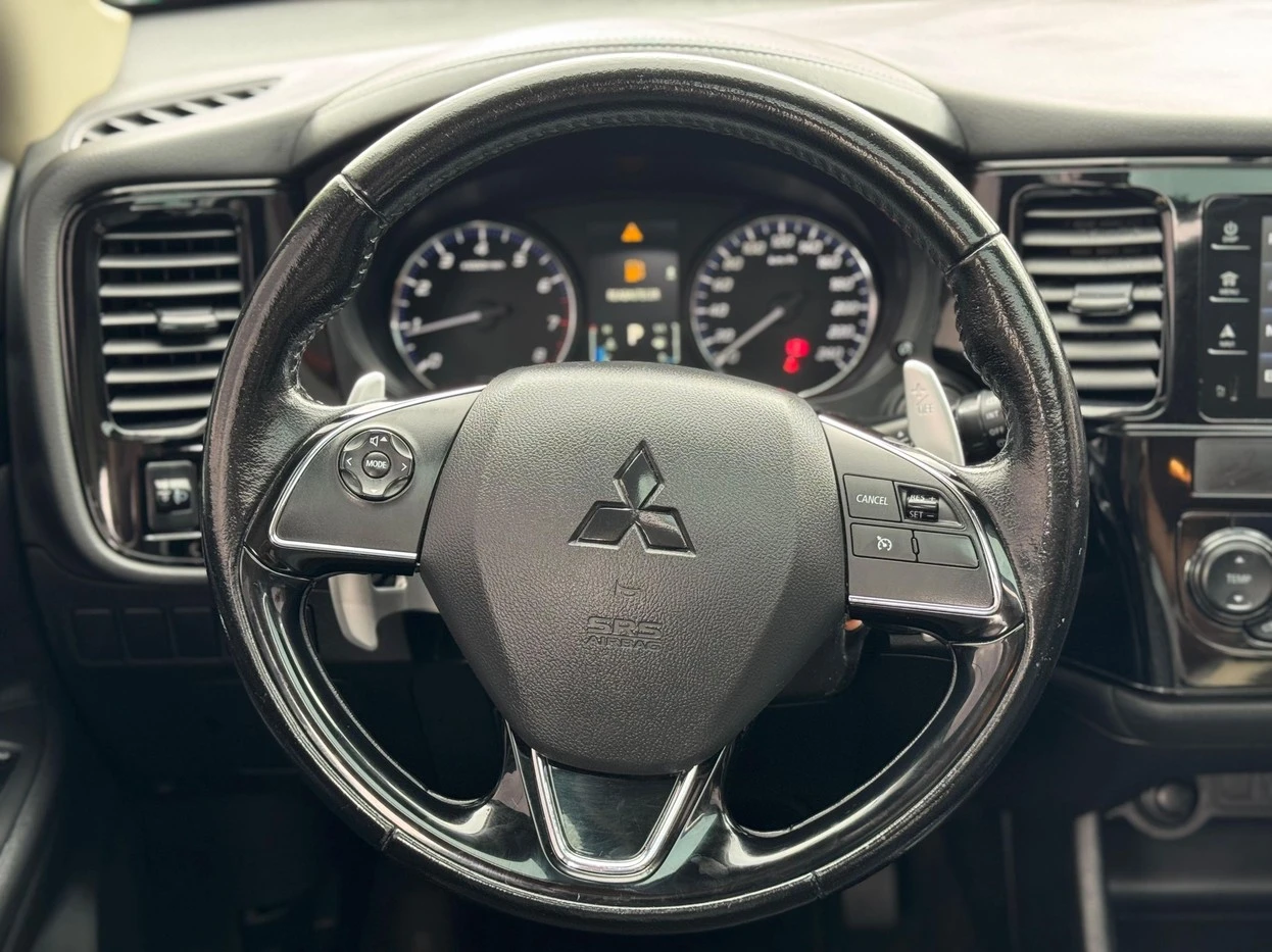 MITSUBISHI OUTLANDER