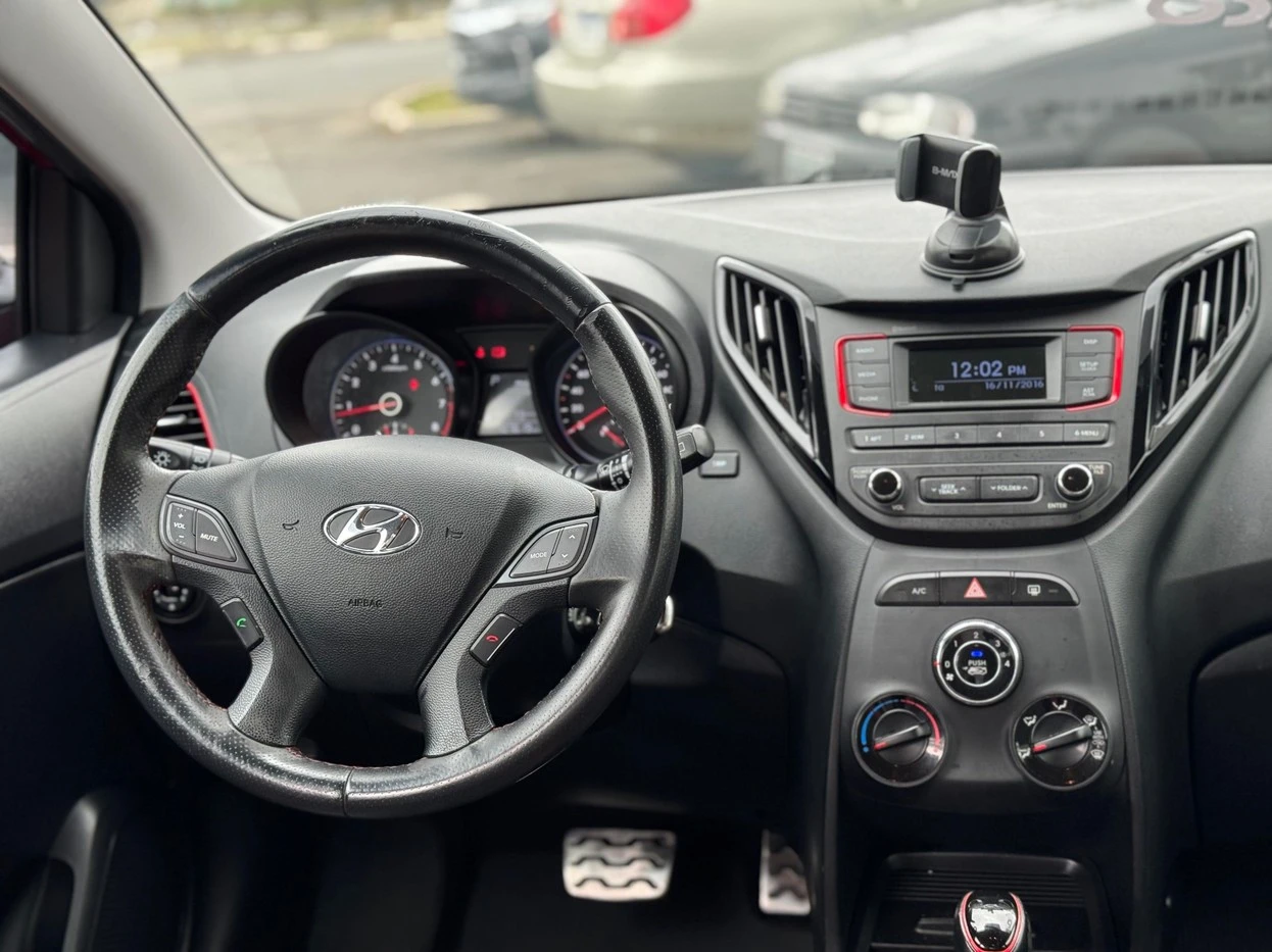 HYUNDAI HB20