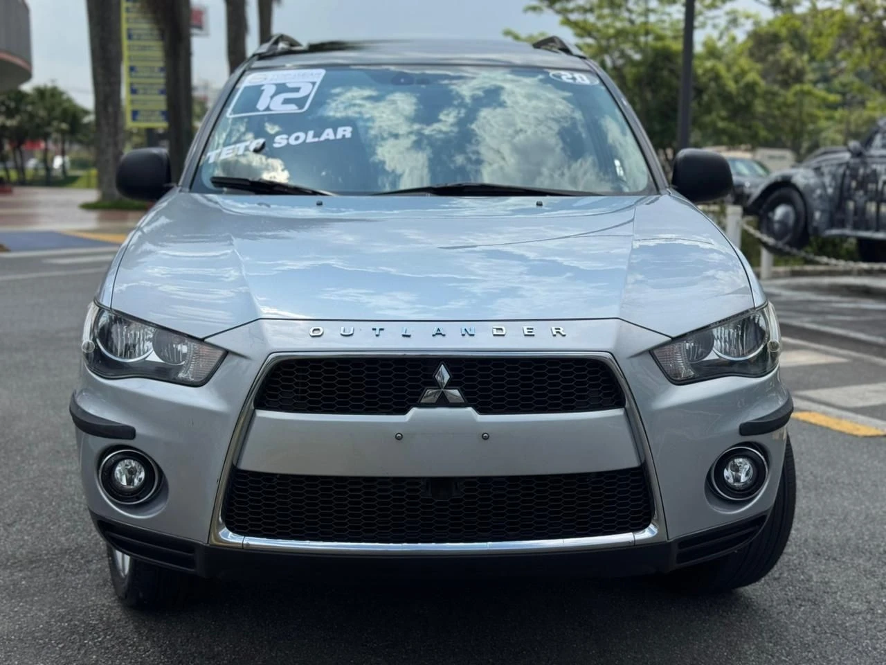 MITSUBISHI OUTLANDER