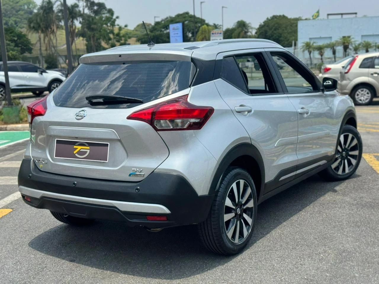 NISSAN KICKS