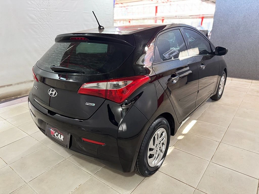 HYUNDAI HB20