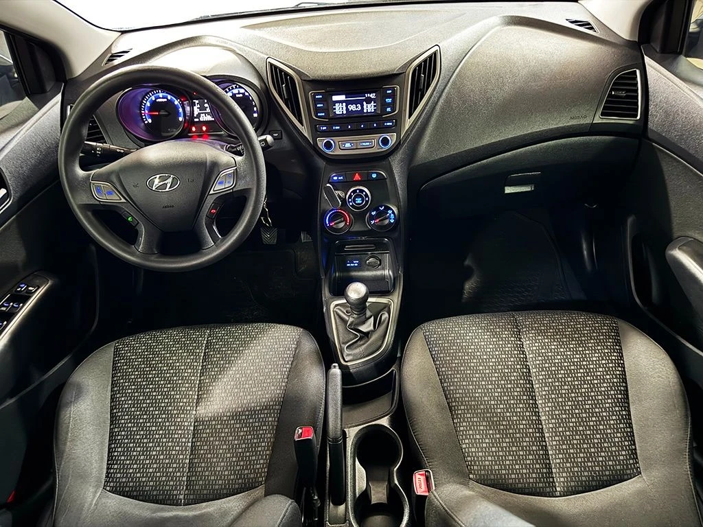 HYUNDAI HB20