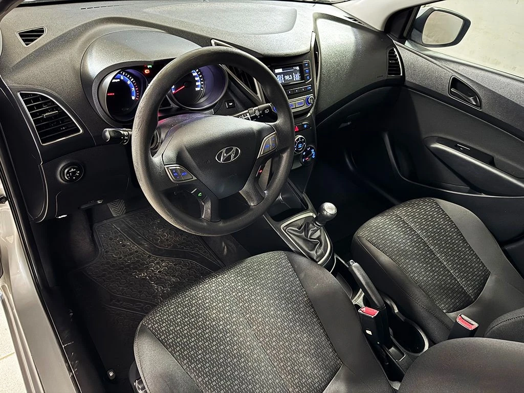 HYUNDAI HB20