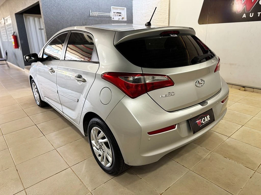 HYUNDAI HB20