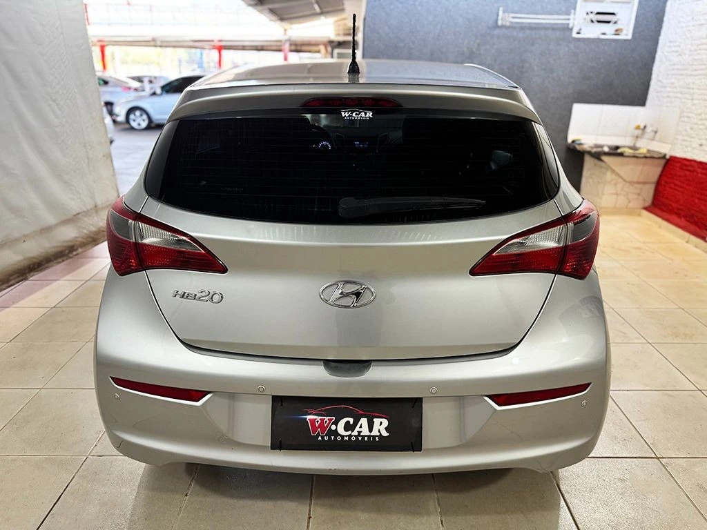 HYUNDAI HB20