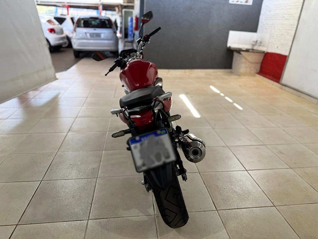 HONDA CB 300R