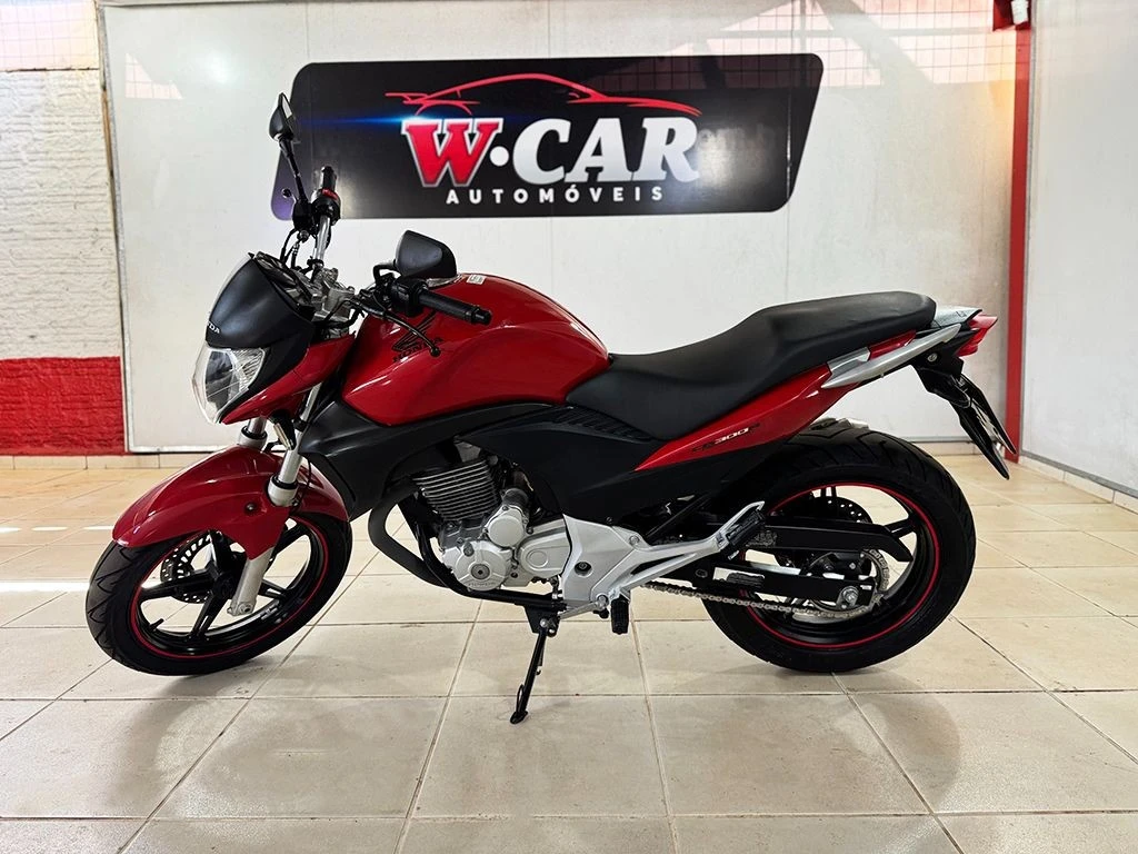HONDA CB 300R