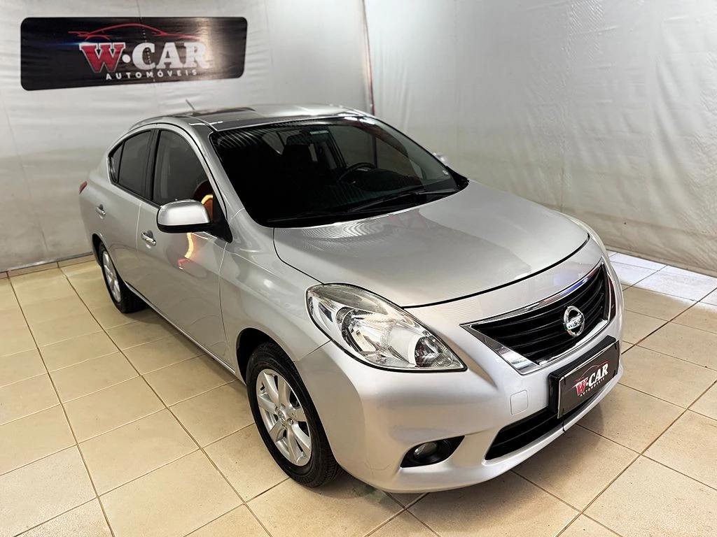 NISSAN VERSA