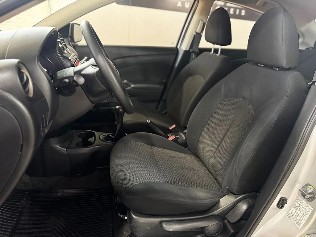 NISSAN VERSA