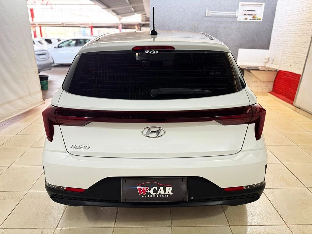 HYUNDAI HB20