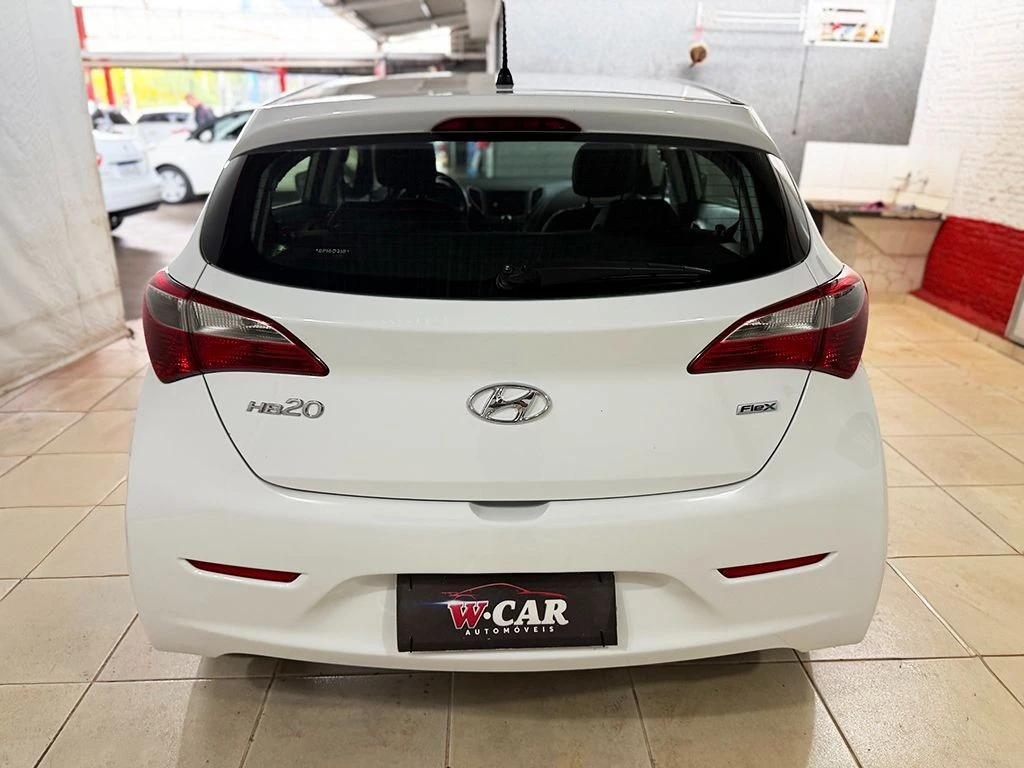 HYUNDAI HB20