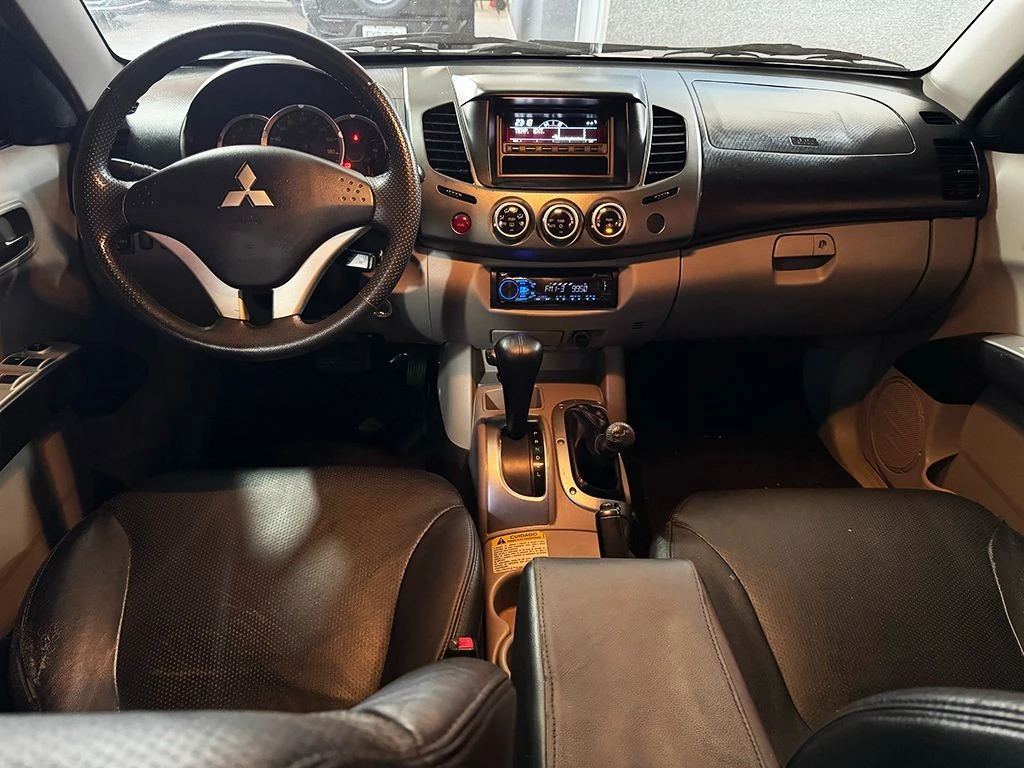 MITSUBISHI L200 TRITON