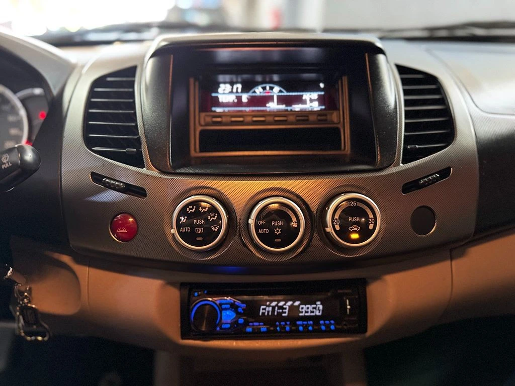 MITSUBISHI L200 TRITON