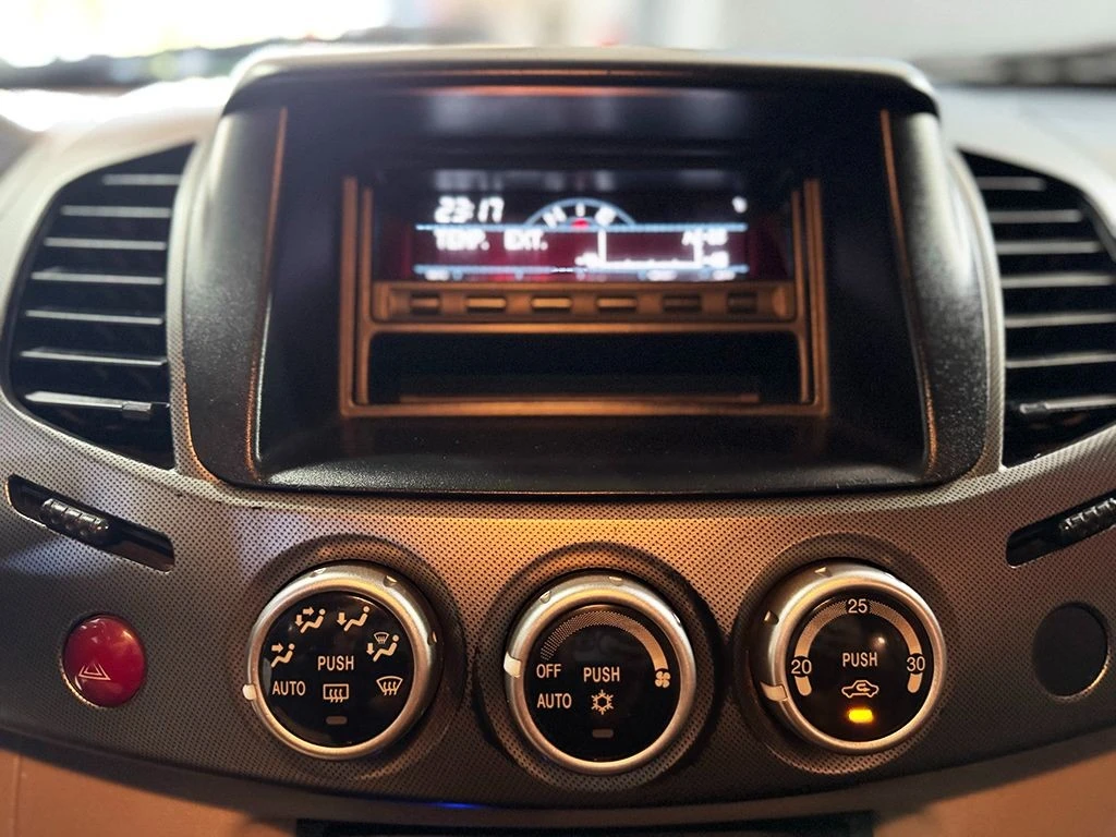 MITSUBISHI L200 TRITON