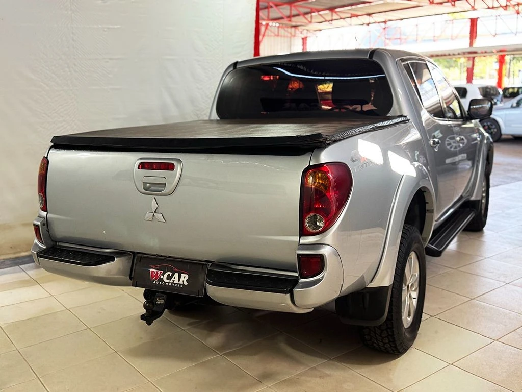 MITSUBISHI L200 TRITON