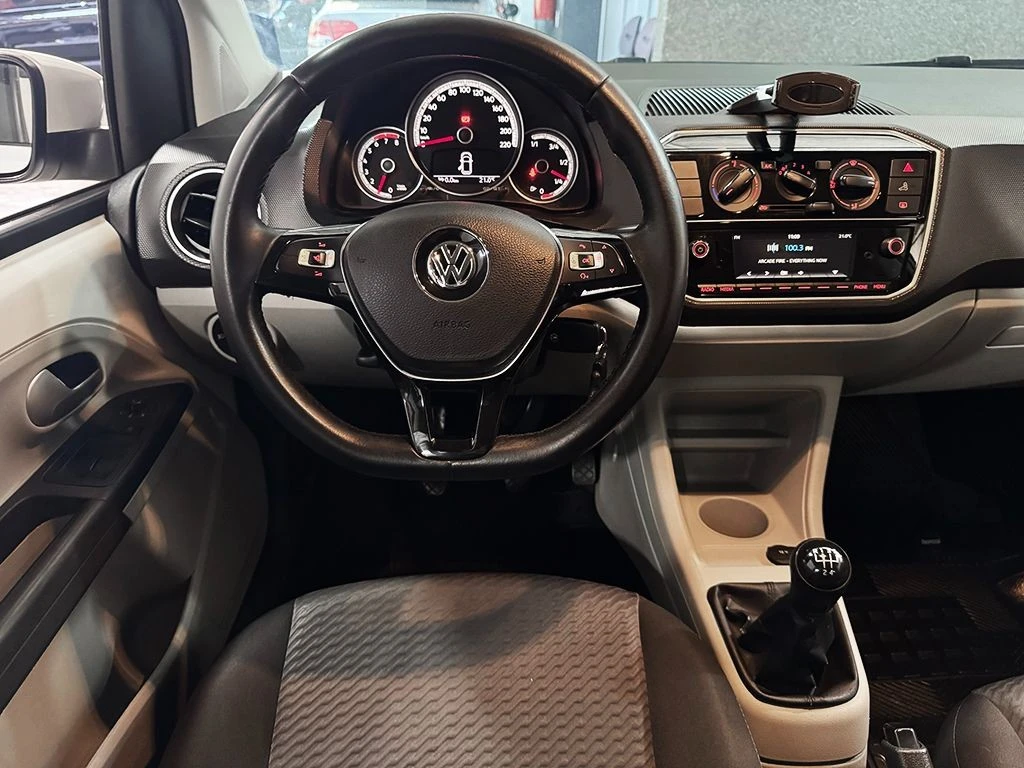 VOLKSWAGEN UP
