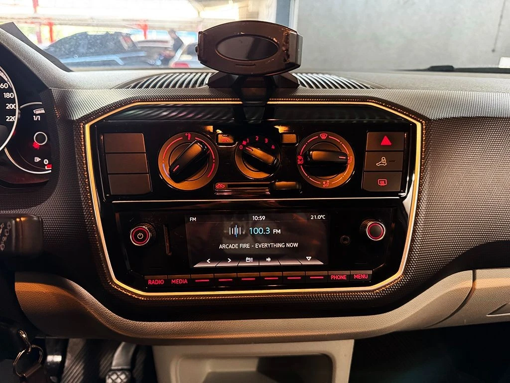 VOLKSWAGEN UP